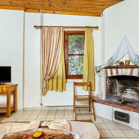 Xenios Loutra Village Karnagio Kültér fotó