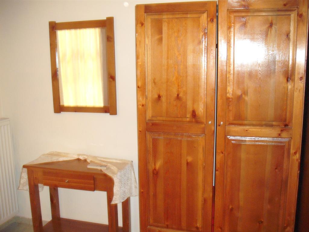 Xenios Loutra Village Karnagio Szoba fotó