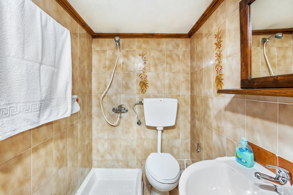 Xenios Loutra Village Karnagio Kültér fotó